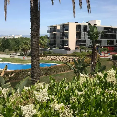 Paradise Village Apartment *