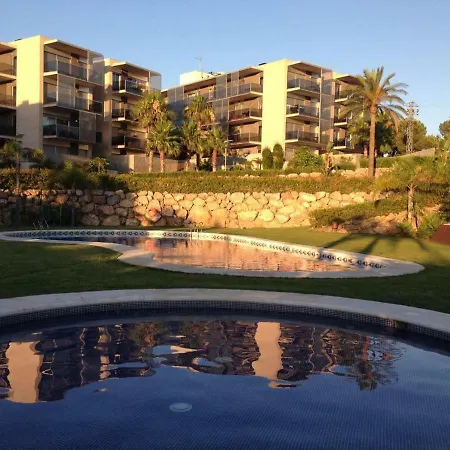 Paradise Village Apartment *